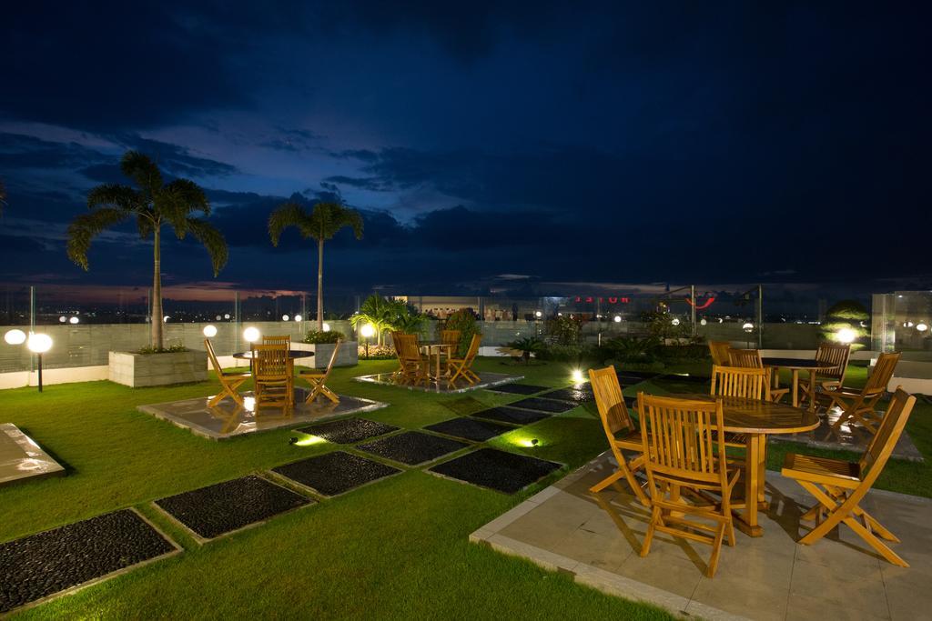 Golden Palace Hotel Lombok Mataram Kültér fotó