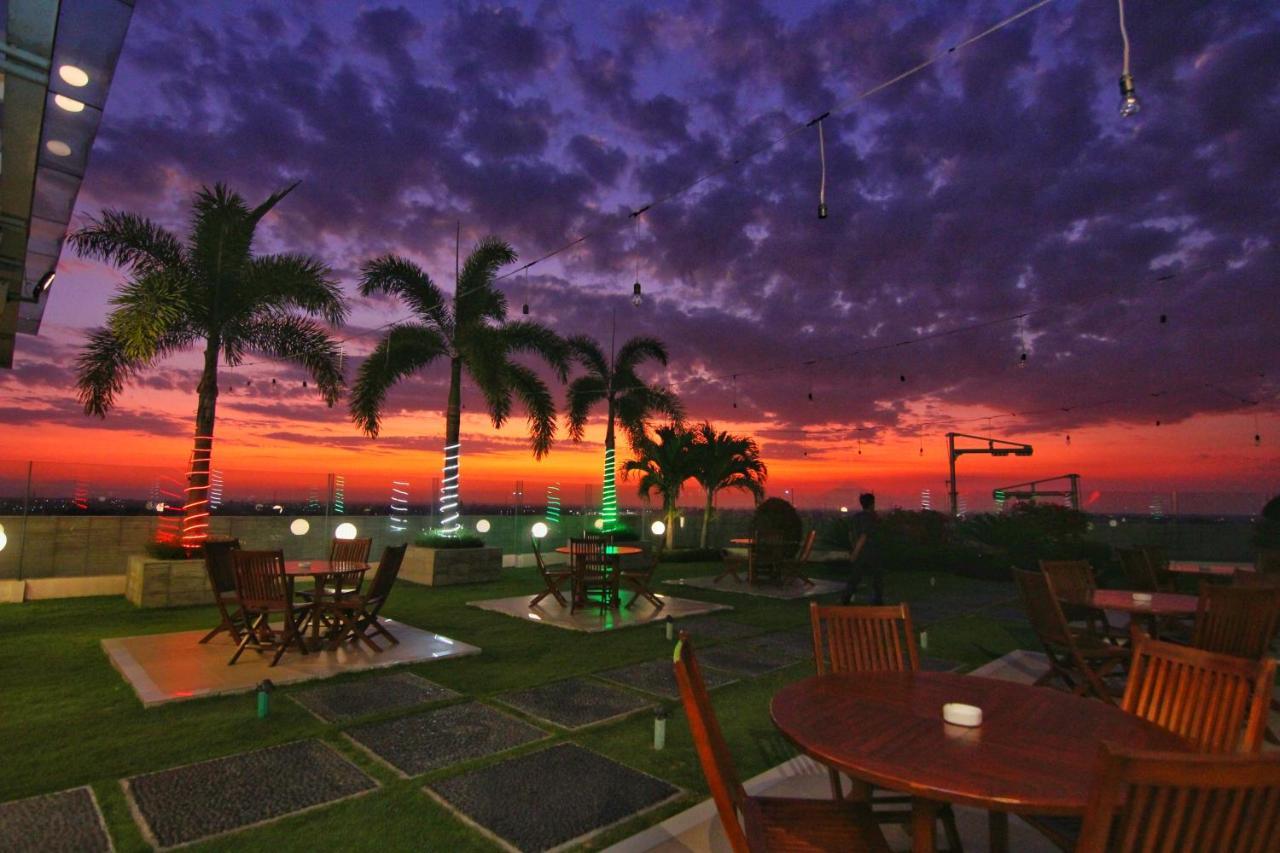 Golden Palace Hotel Lombok Mataram Kültér fotó